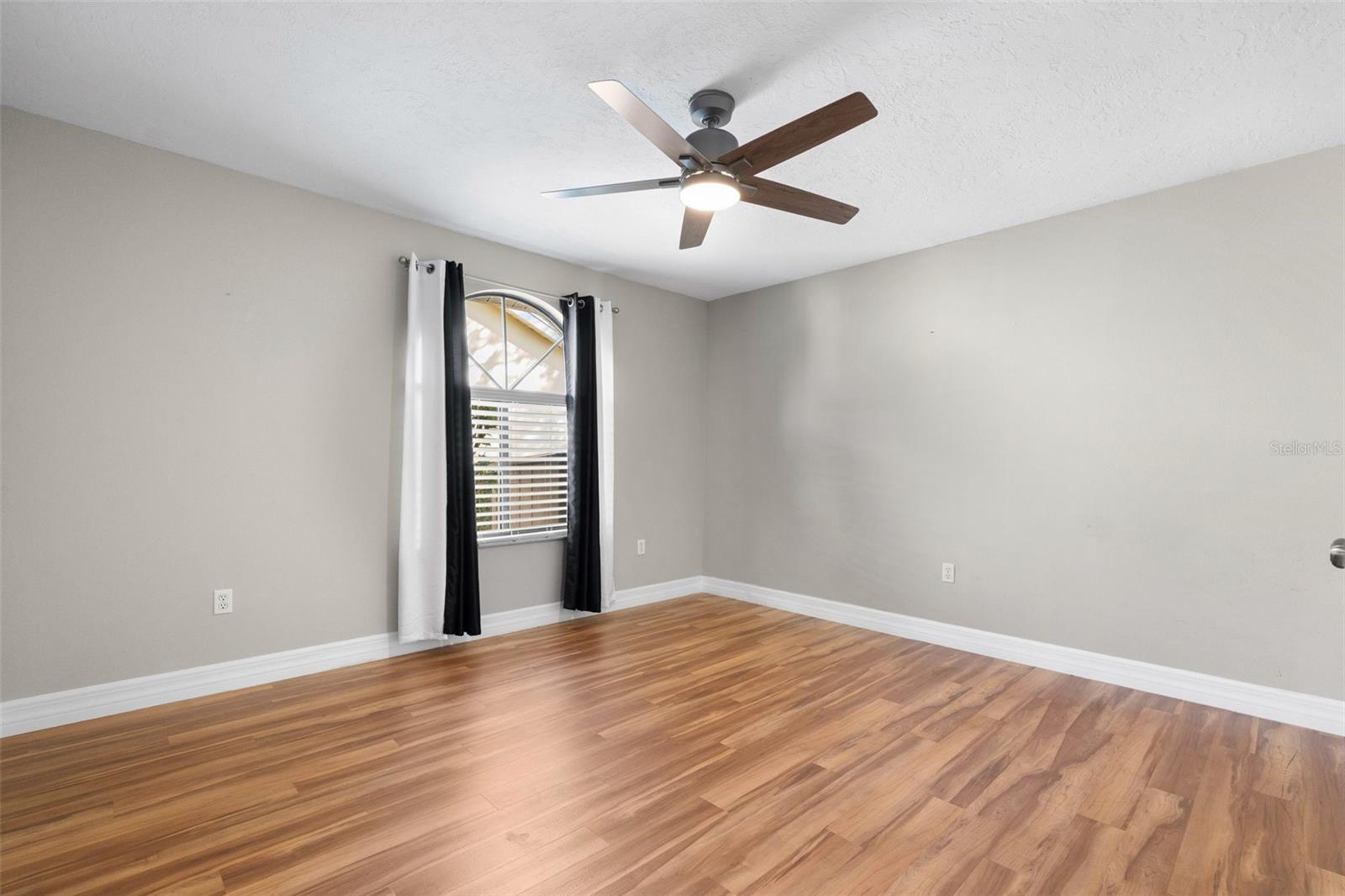 Image 31 of 60 For 5309 Gardens Drive