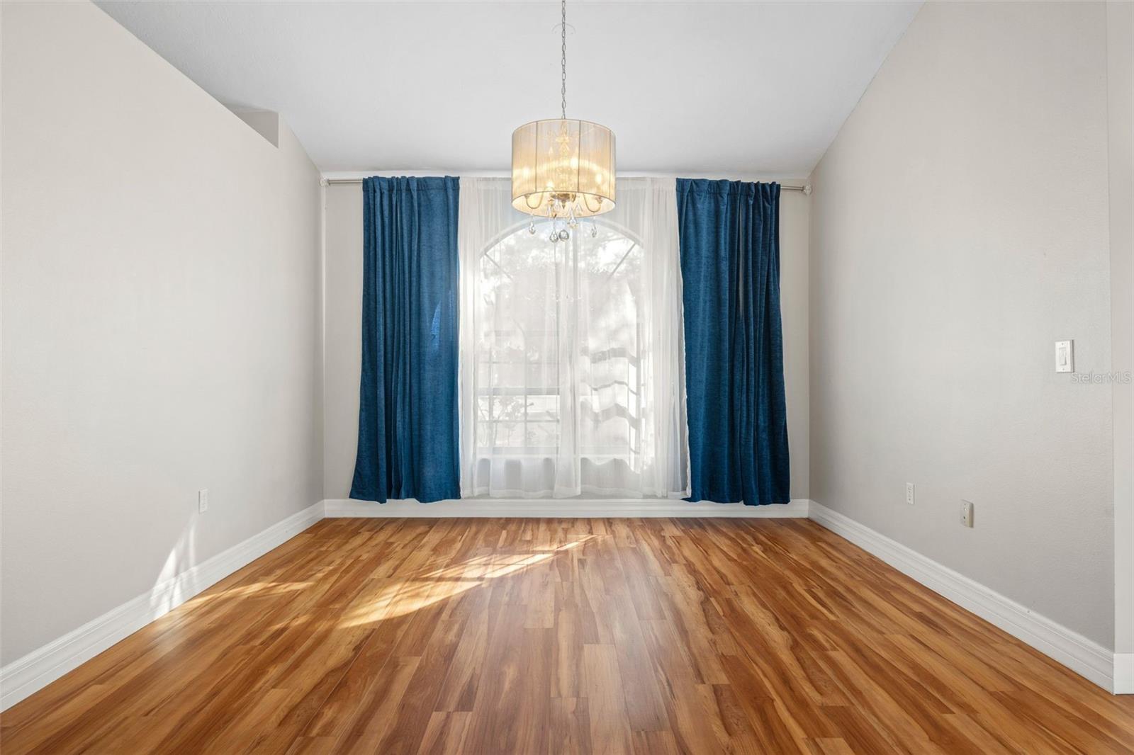 Image 8 of 60 For 5309 Gardens Drive