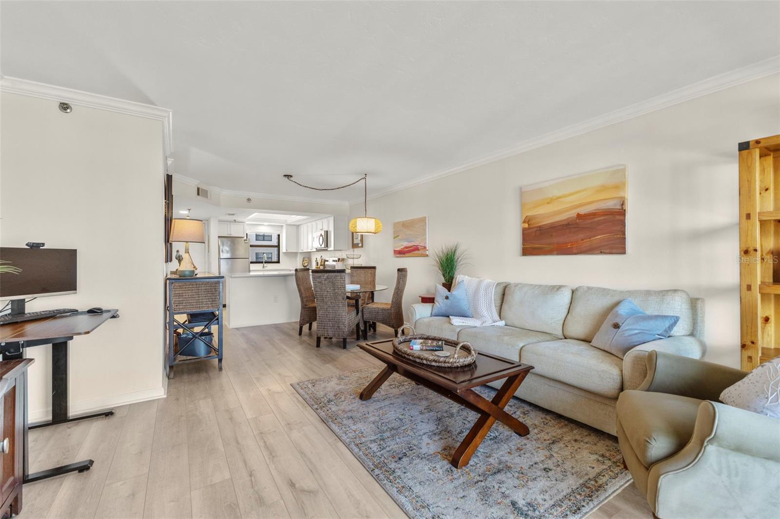 Image 15 of 56 For 1001 Benjamin Franklin Drive 503