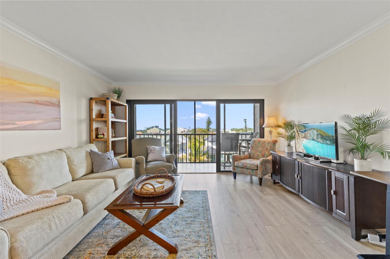 Image 19 of 56 For 1001 Benjamin Franklin Drive 503