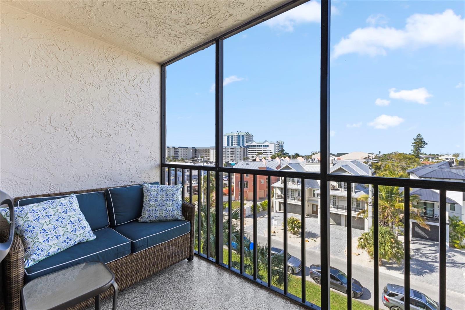 Image 22 of 56 For 1001 Benjamin Franklin Drive 503