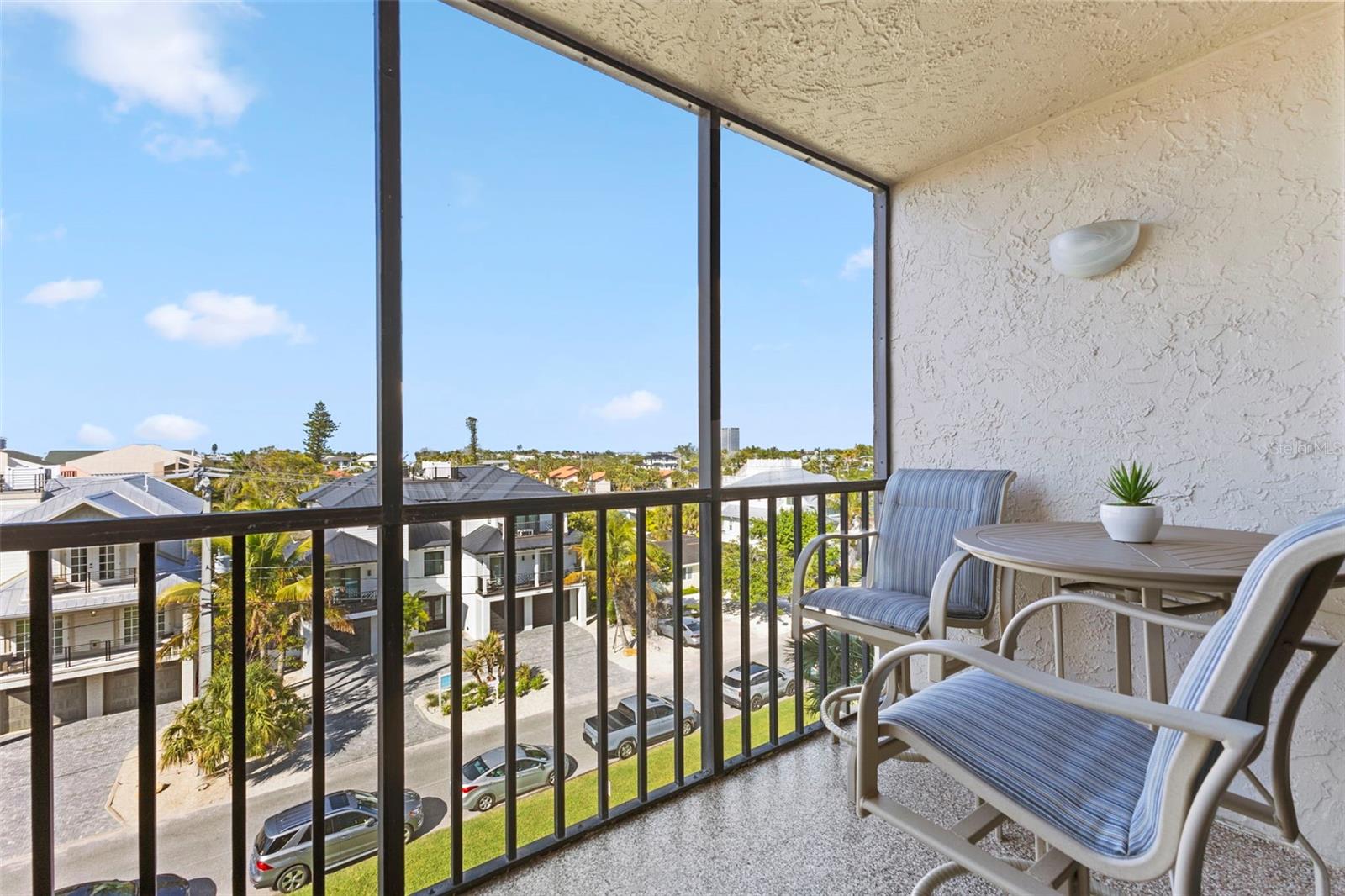 Image 23 of 56 For 1001 Benjamin Franklin Drive 503