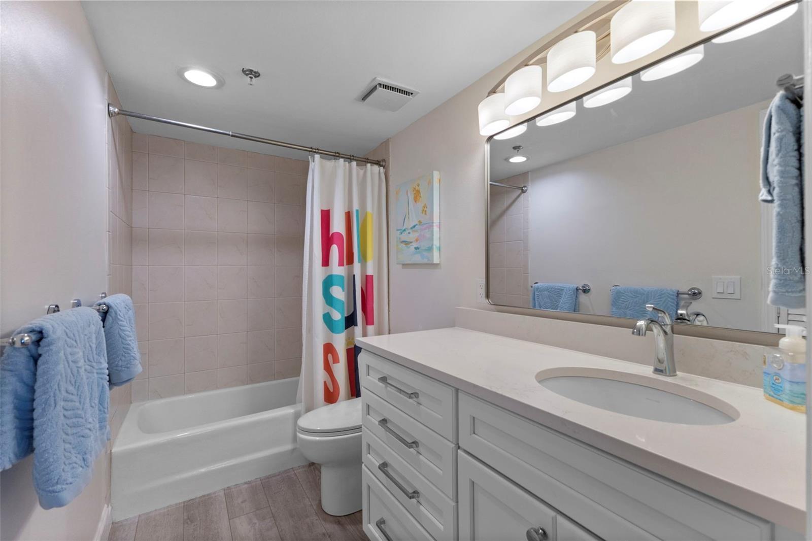 Image 28 of 56 For 1001 Benjamin Franklin Drive 503