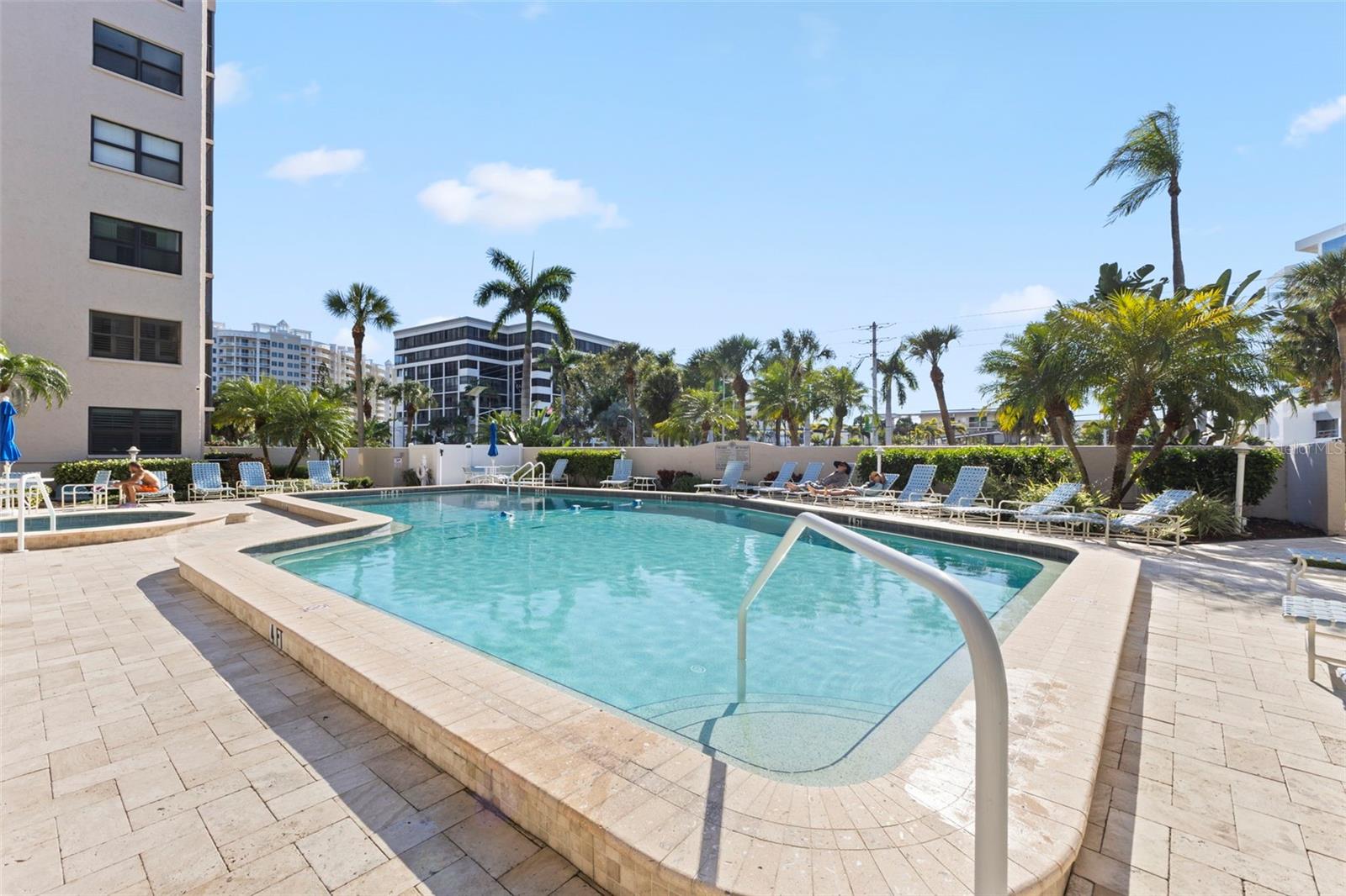 Image 32 of 56 For 1001 Benjamin Franklin Drive 503