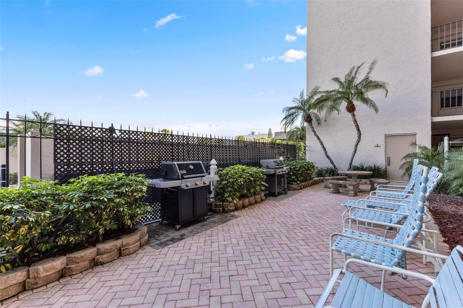 Image 42 of 56 For 1001 Benjamin Franklin Drive 503