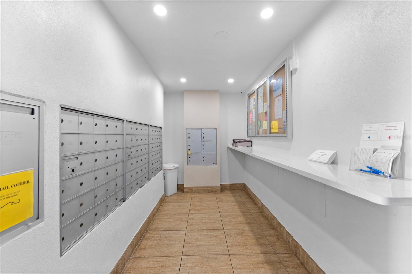 Image 43 of 56 For 1001 Benjamin Franklin Drive 503