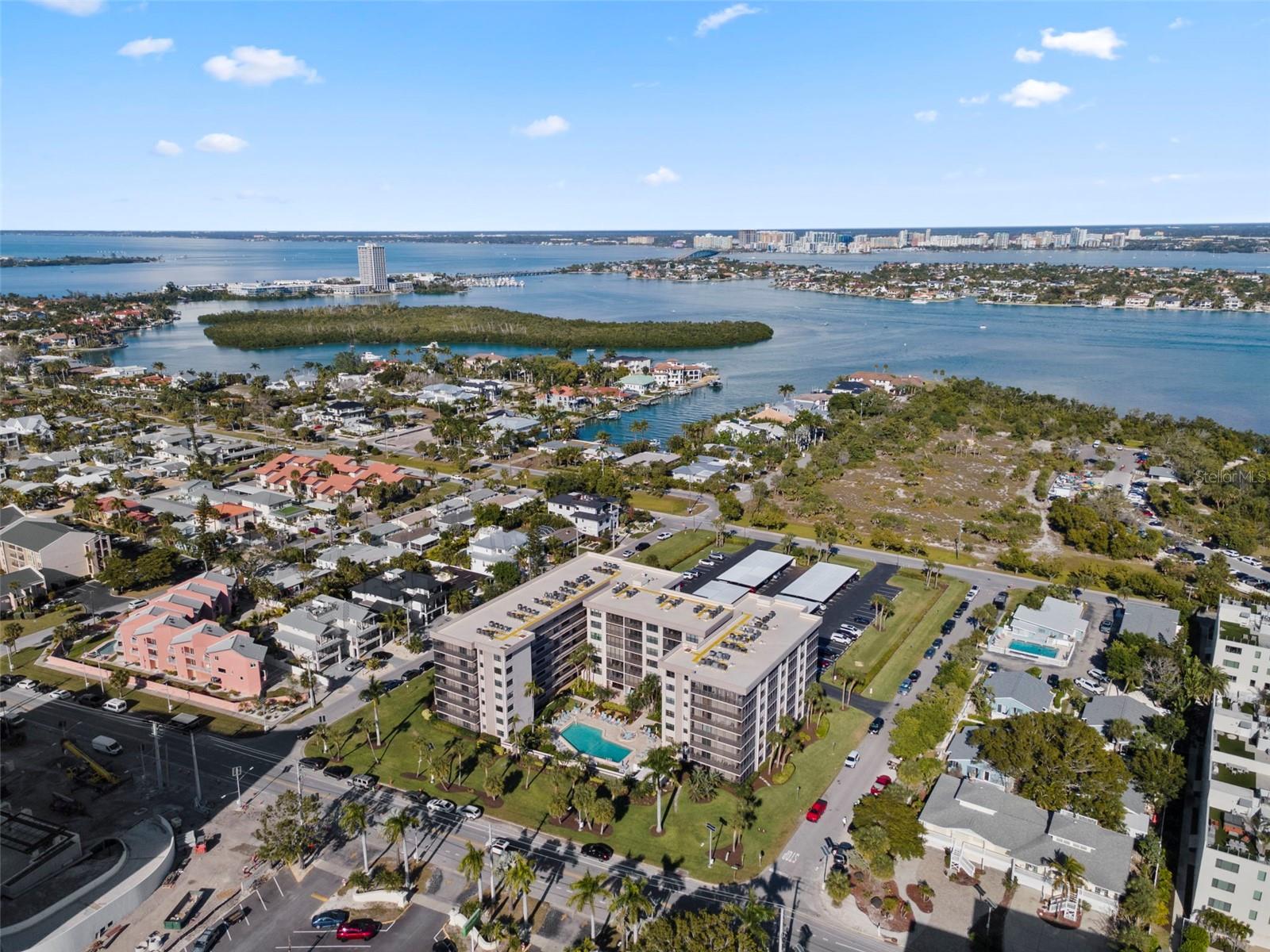 Image 49 of 56 For 1001 Benjamin Franklin Drive 503