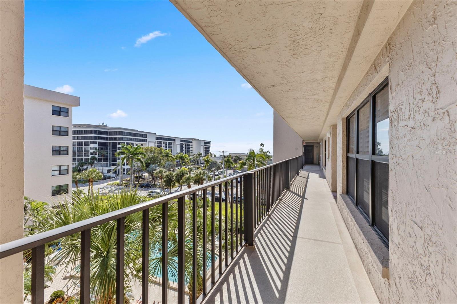 Image 7 of 56 For 1001 Benjamin Franklin Drive 503