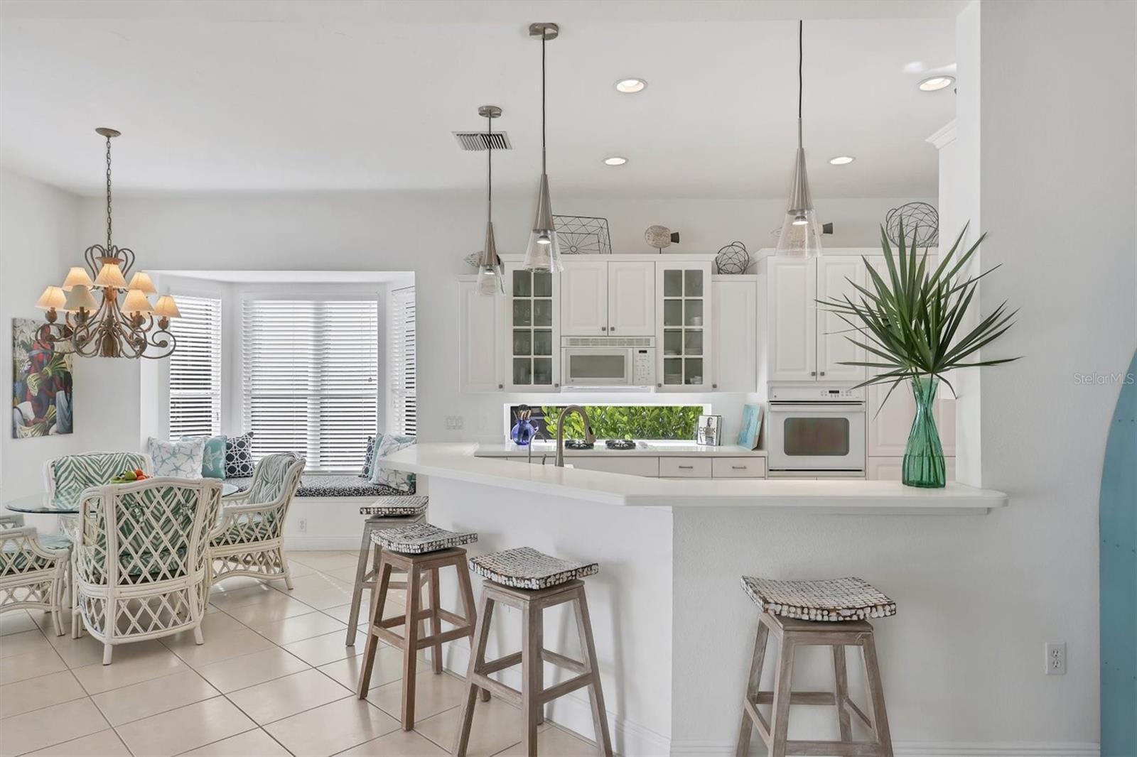 Listing photo id 8 for 8135 Abingdon Court