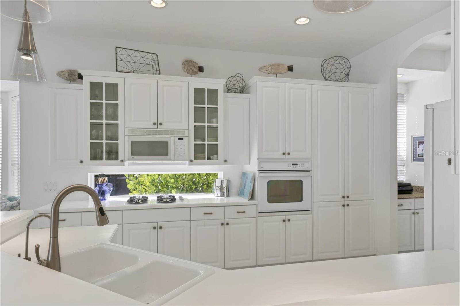 Listing photo id 10 for 8135 Abingdon Court