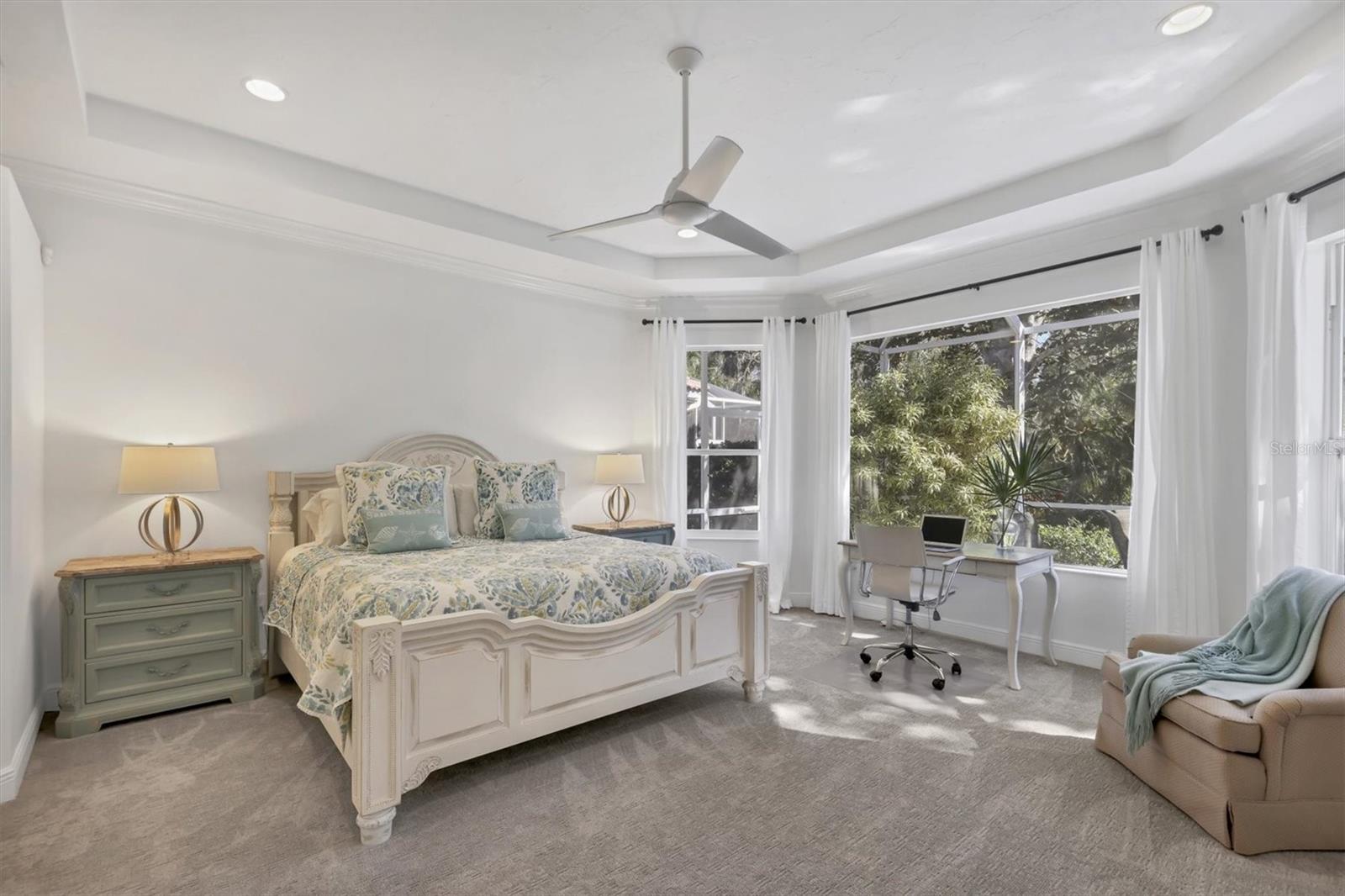 Listing photo id 15 for 8135 Abingdon Court