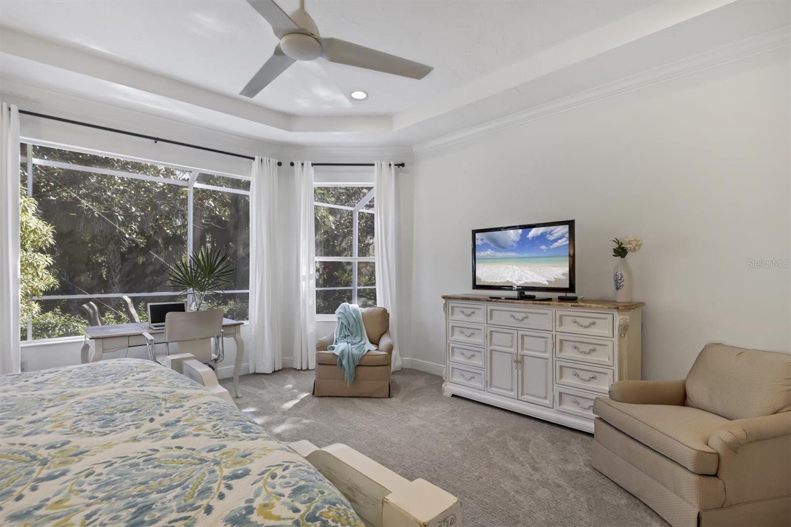 Listing photo id 16 for 8135 Abingdon Court