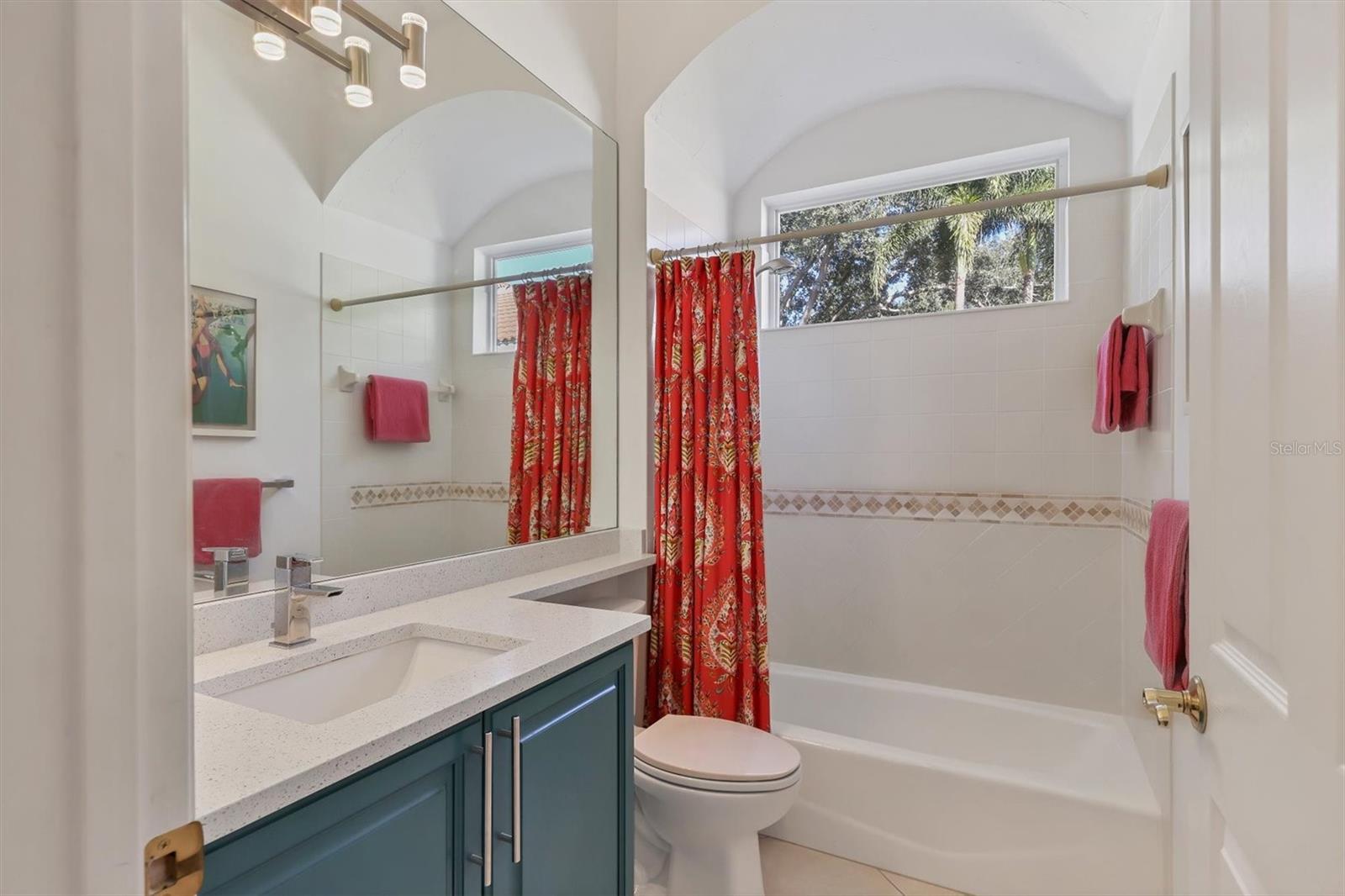 Listing photo id 21 for 8135 Abingdon Court