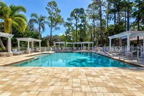 Listing photo id 33 for 8135 Abingdon Court