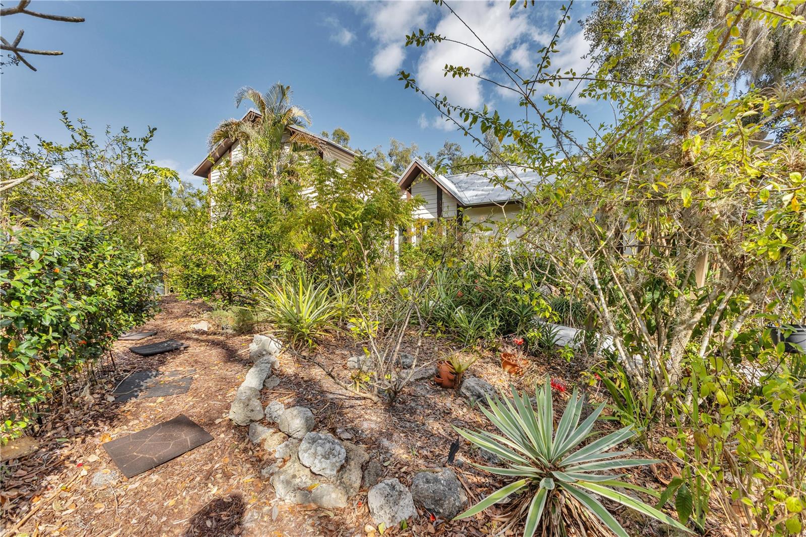 Image 45 of 48 For 1035 Sirus Trail