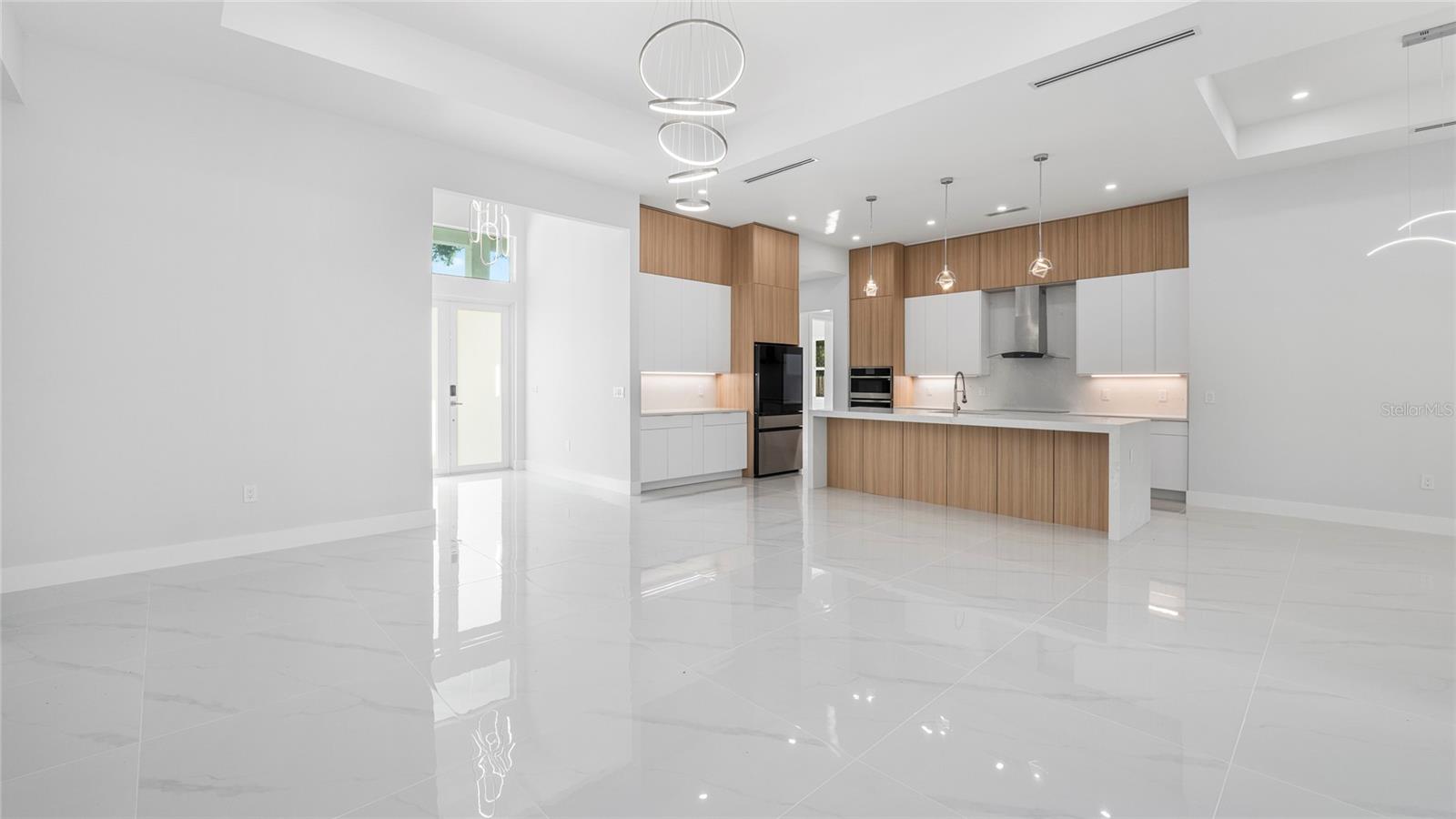 Image 10 of 54 For 1687 19th Street Sw