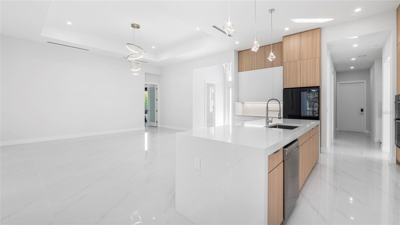 Image 14 of 54 For 1687 19th Street Sw