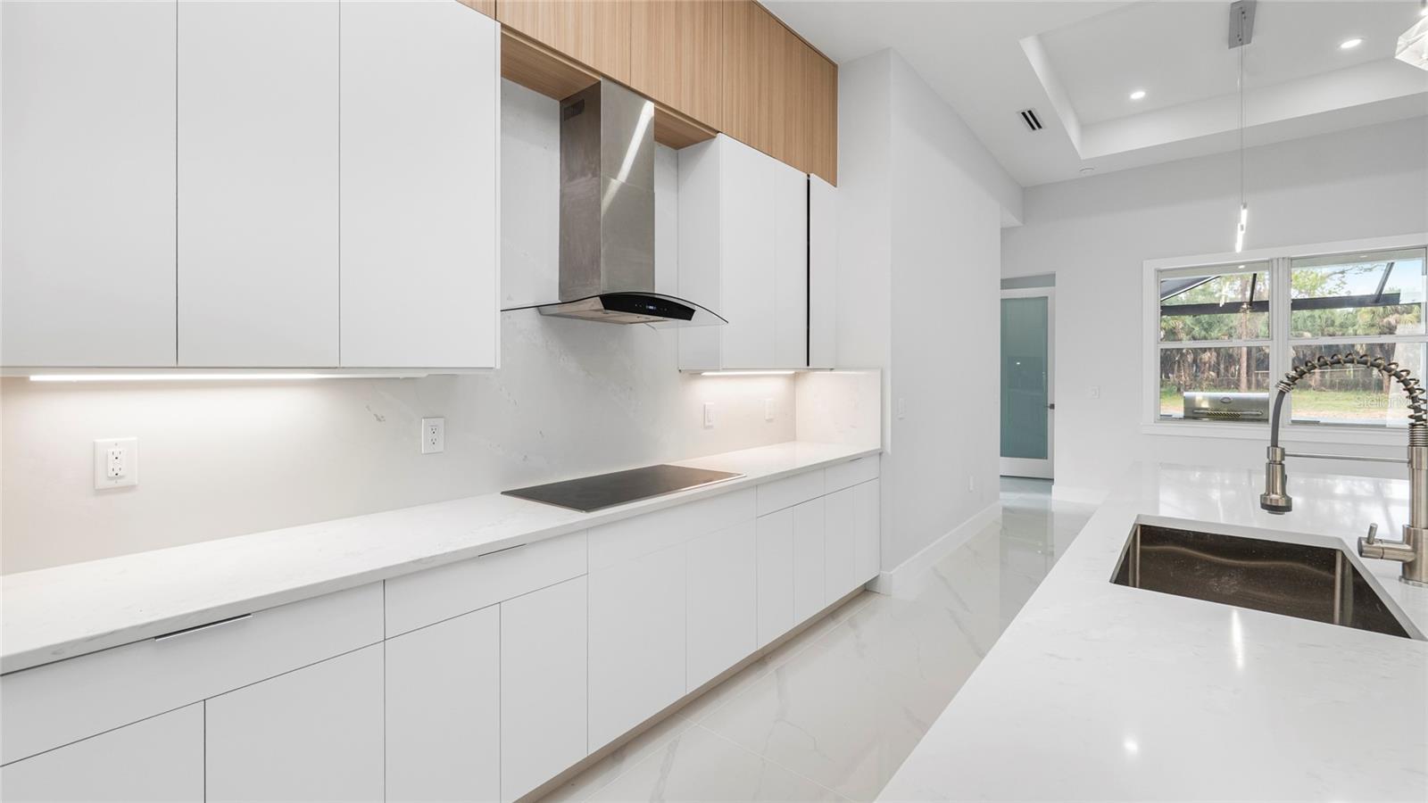 Image 15 of 54 For 1687 19th Street Sw