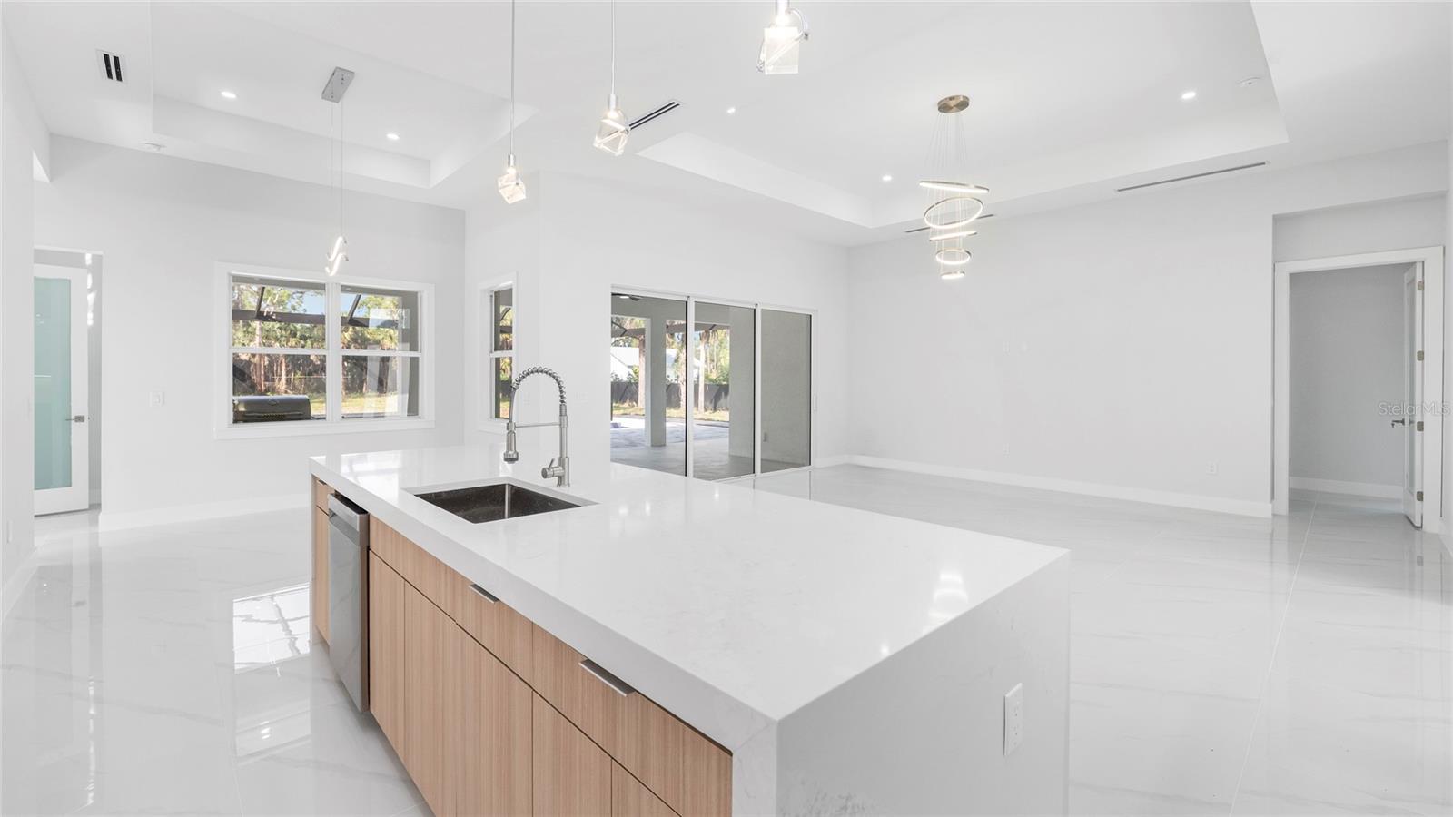 Image 16 of 54 For 1687 19th Street Sw