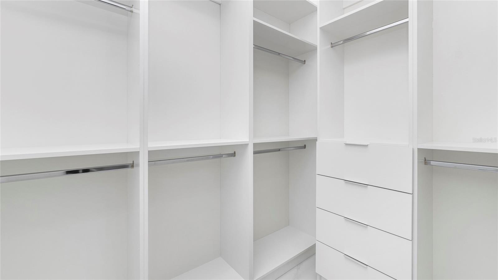 Image 24 of 54 For 1687 19th Street Sw