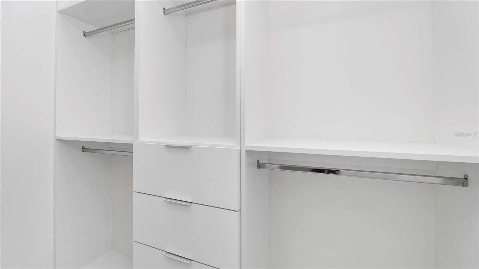 Image 25 of 54 For 1687 19th Street Sw