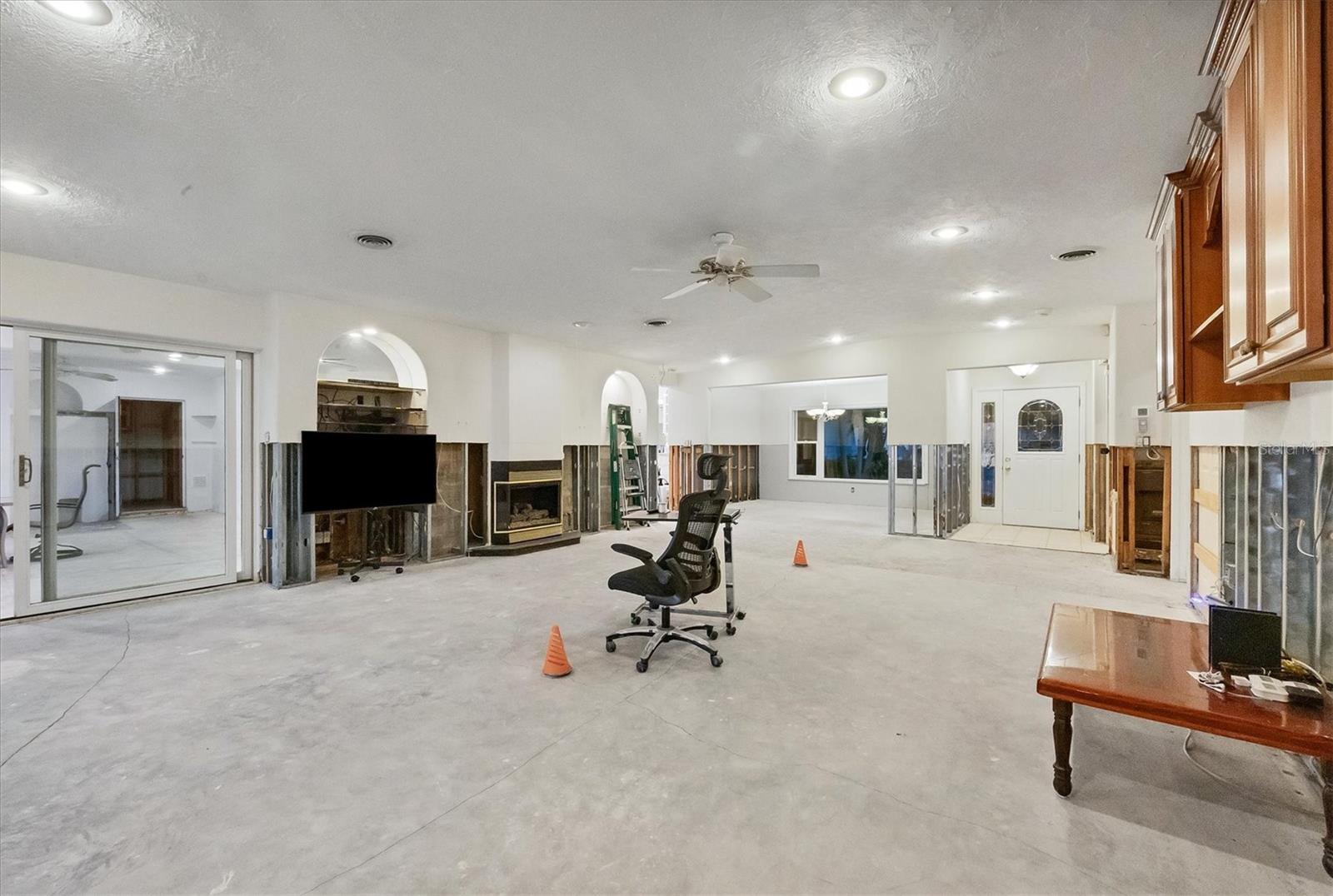 Image 17 of 37 For 7318 Westmoreland Drive