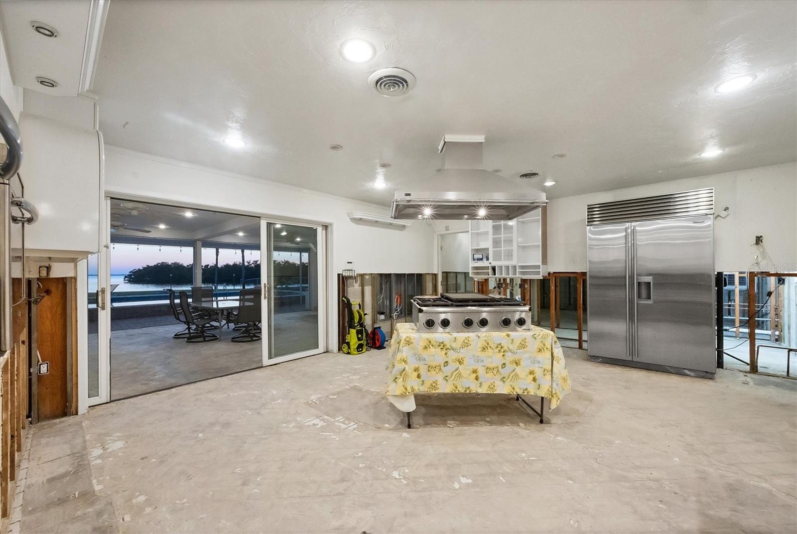 Image 18 of 37 For 7318 Westmoreland Drive