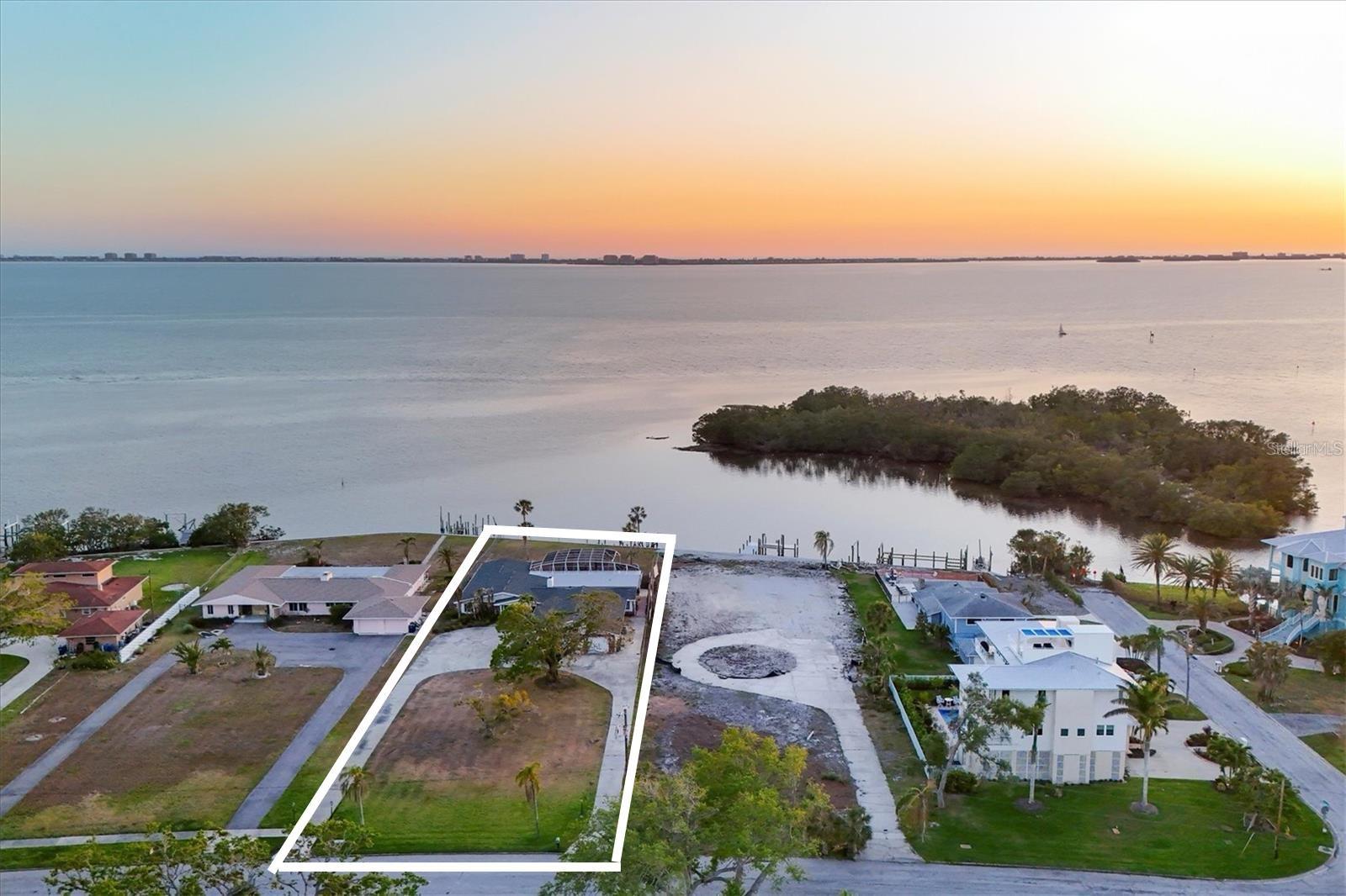 Image 4 of 37 For 7318 Westmoreland Drive