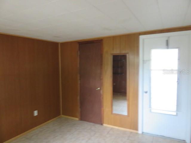 Image 14 of 31 For 2204 20th Avenue W