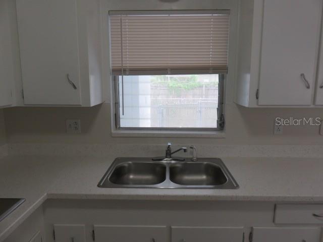 Image 4 of 31 For 2204 20th Avenue W