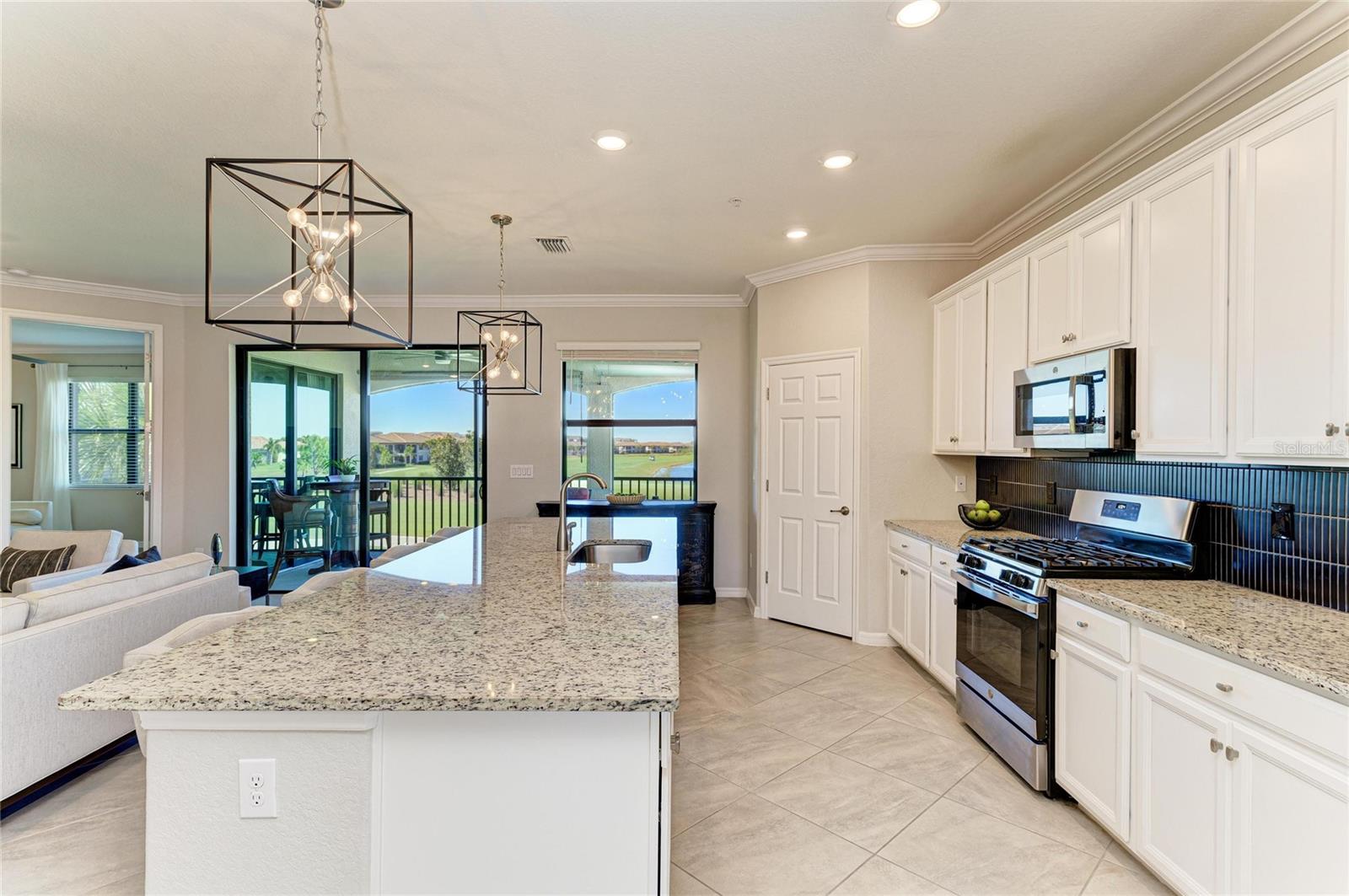 Image 17 of 74 For 6076 Worsham Lane 103