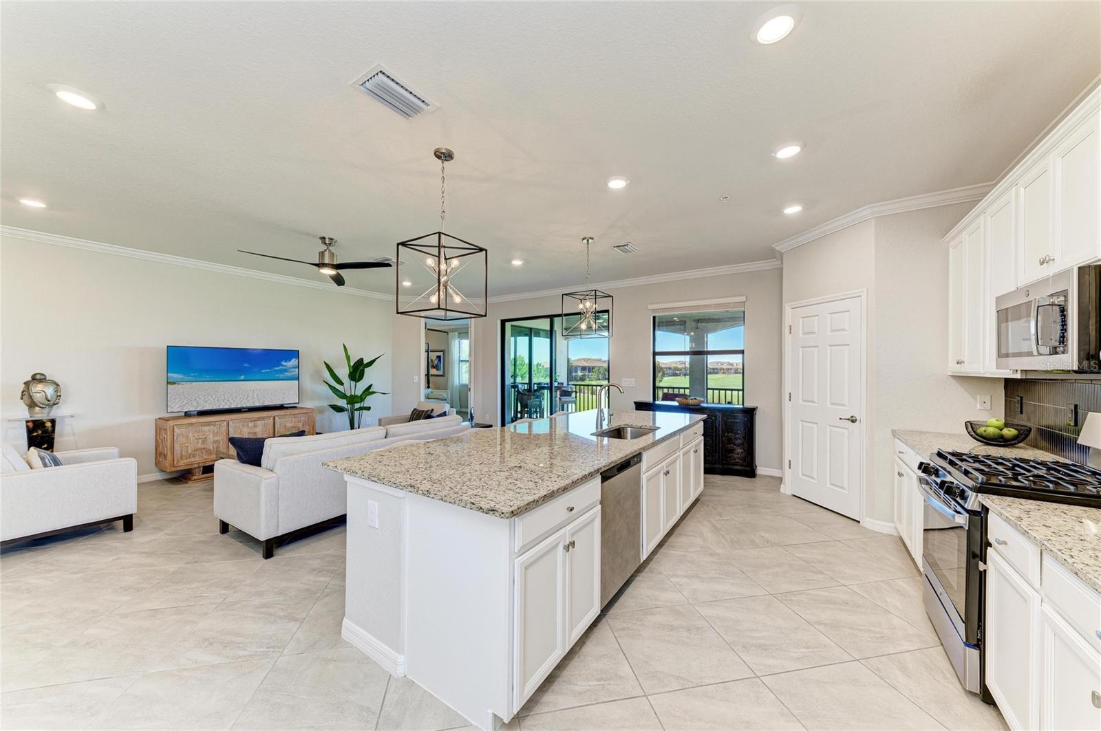 Image 18 of 74 For 6076 Worsham Lane 103