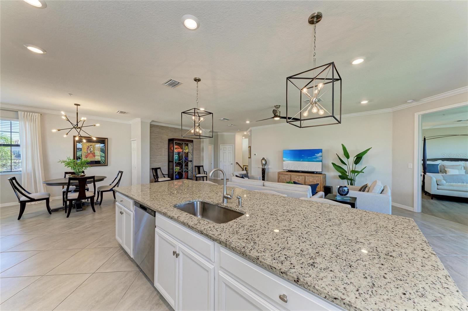 Image 21 of 74 For 6076 Worsham Lane 103