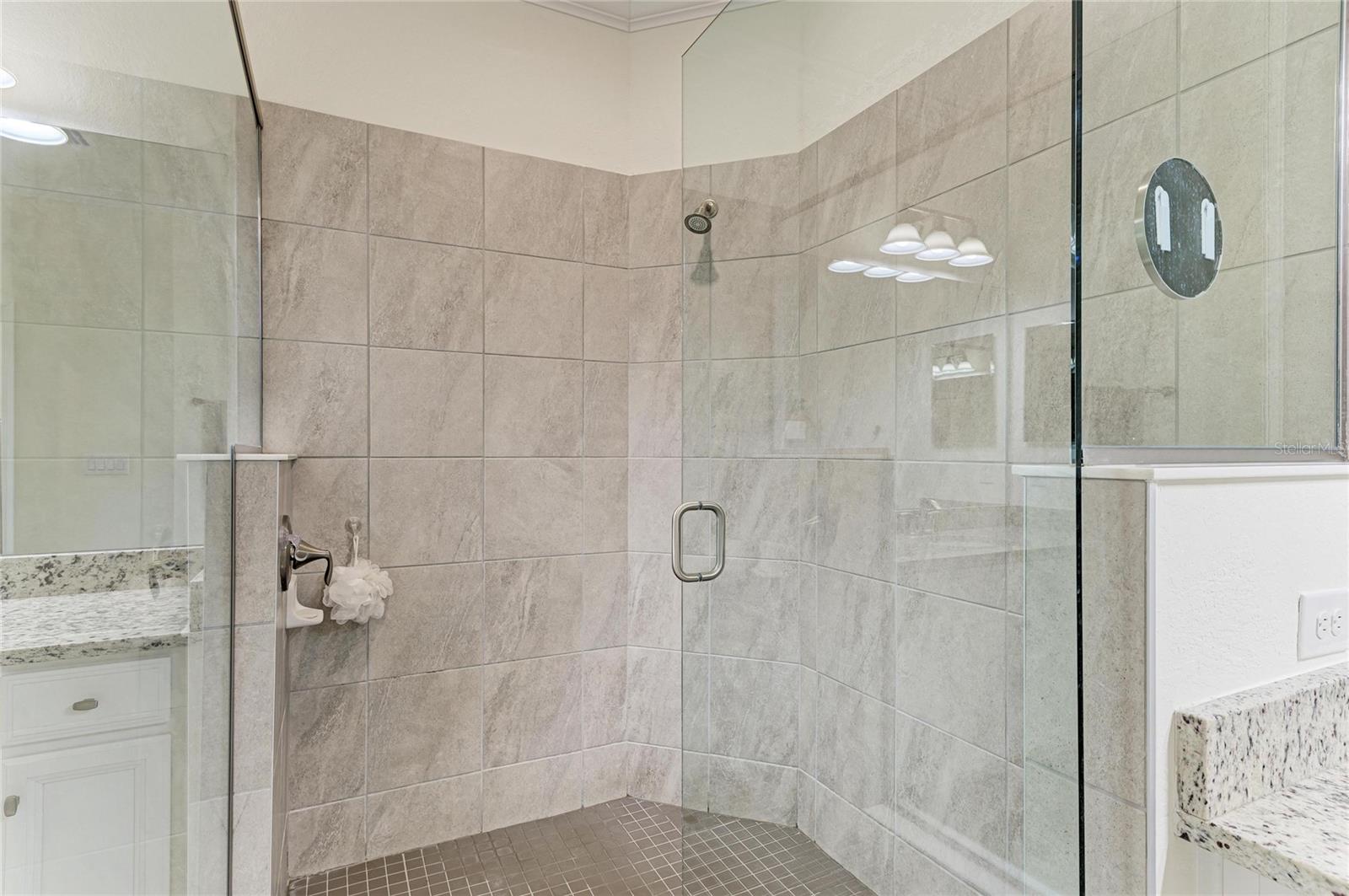 Image 28 of 74 For 6076 Worsham Lane 103