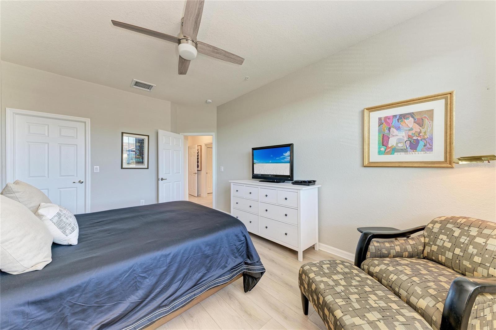 Image 33 of 74 For 6076 Worsham Lane 103