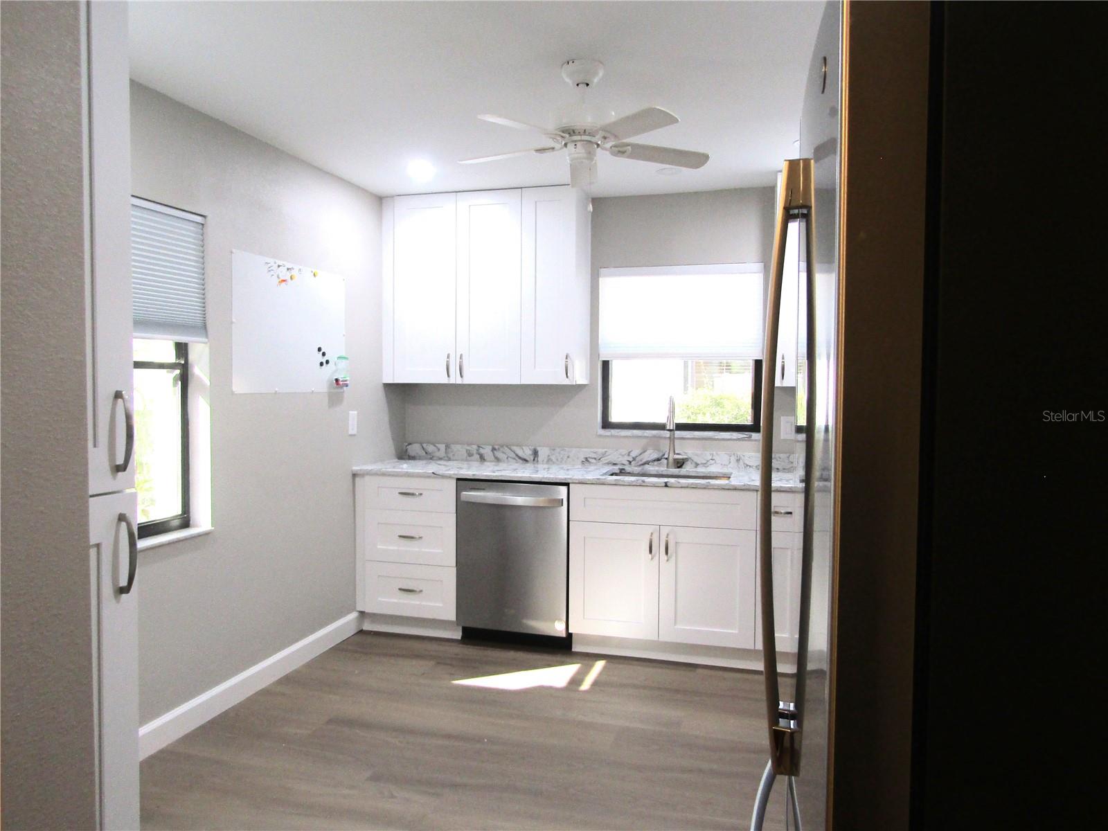 Image 5 of 27 For 376 Oak Hill Drive 36