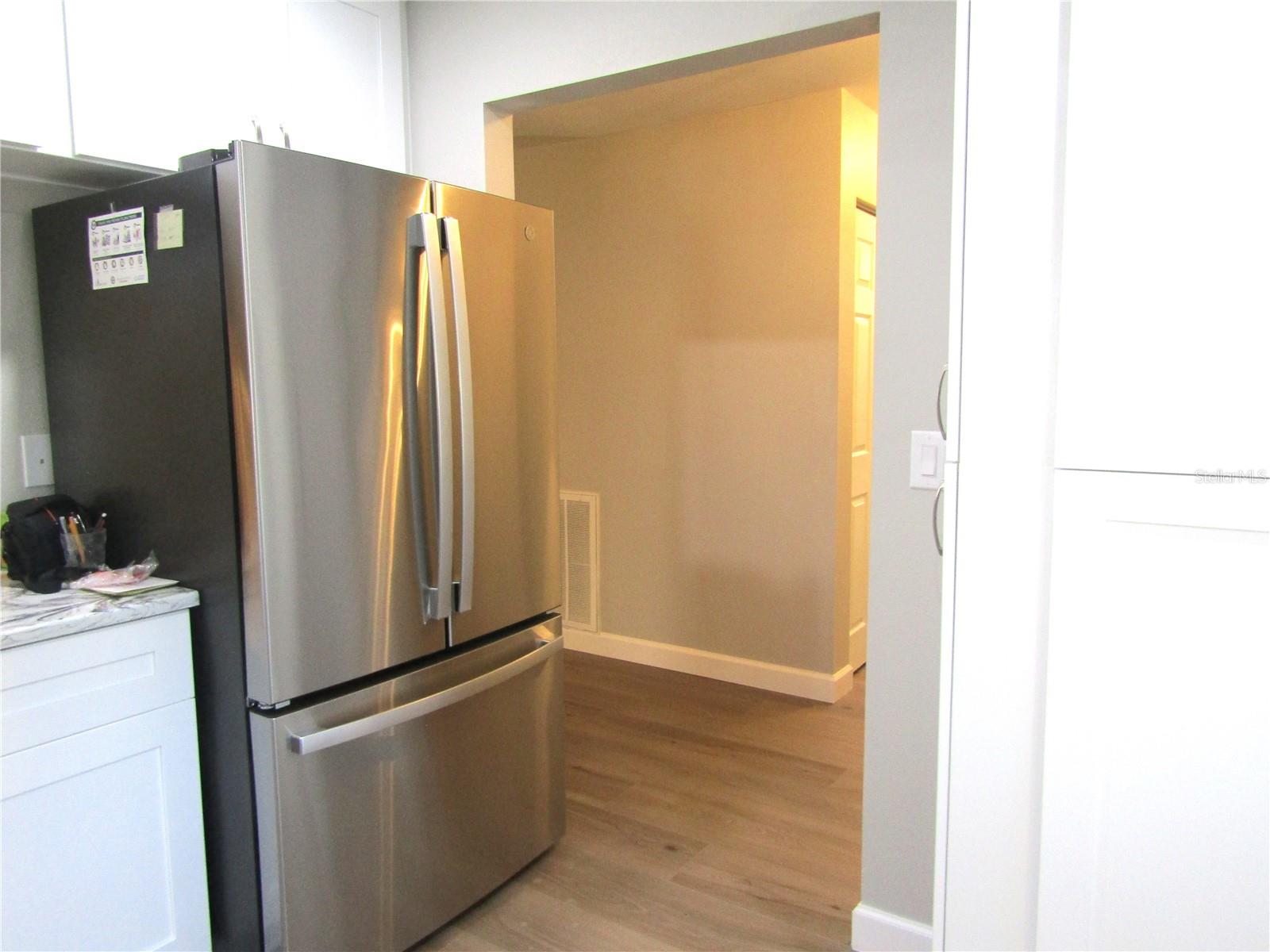 Image 7 of 27 For 376 Oak Hill Drive 36