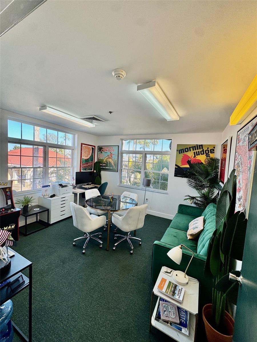 Image 4 of 16 For 101 Pine Avenue