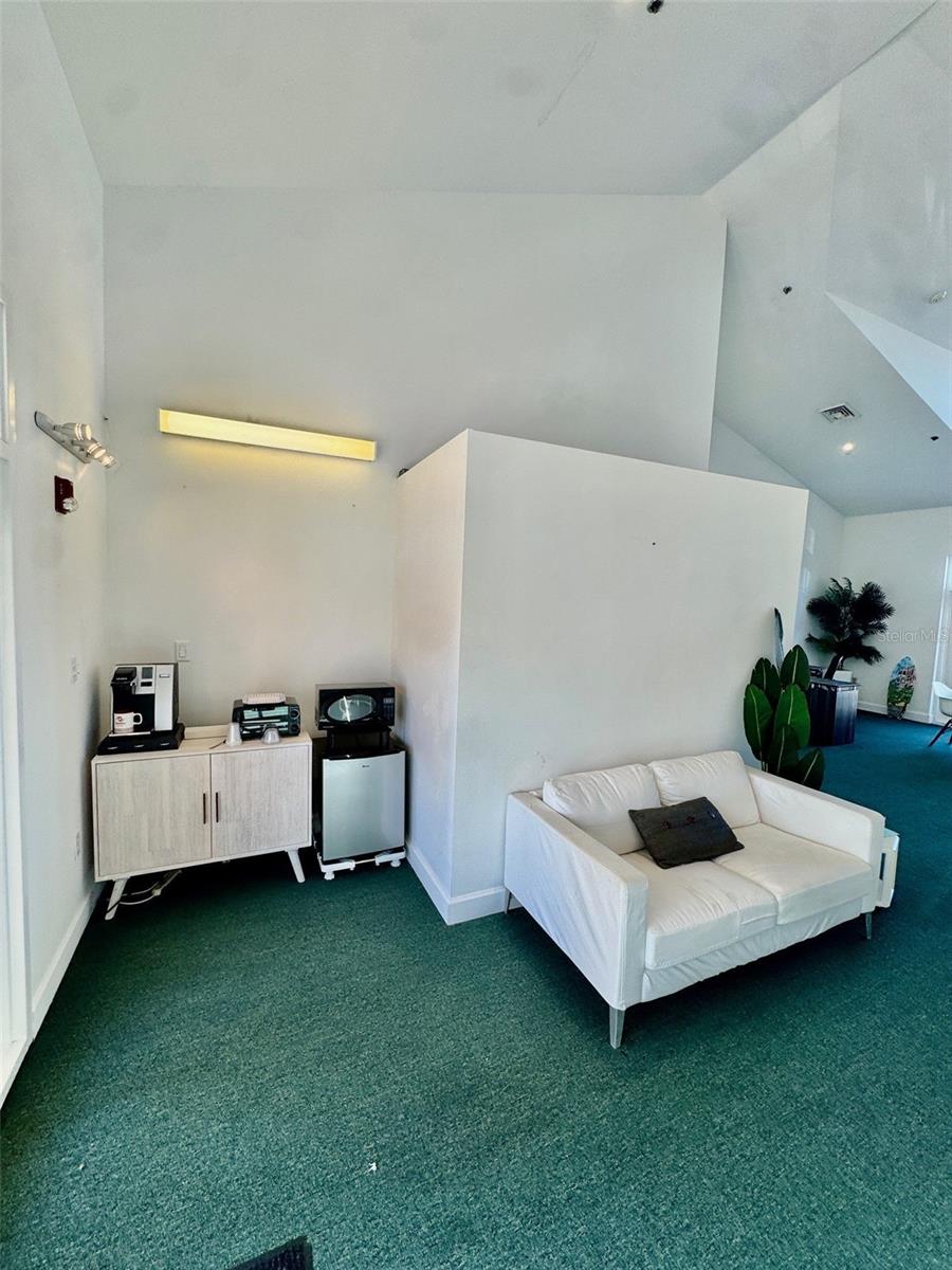 Image 6 of 16 For 101 Pine Avenue