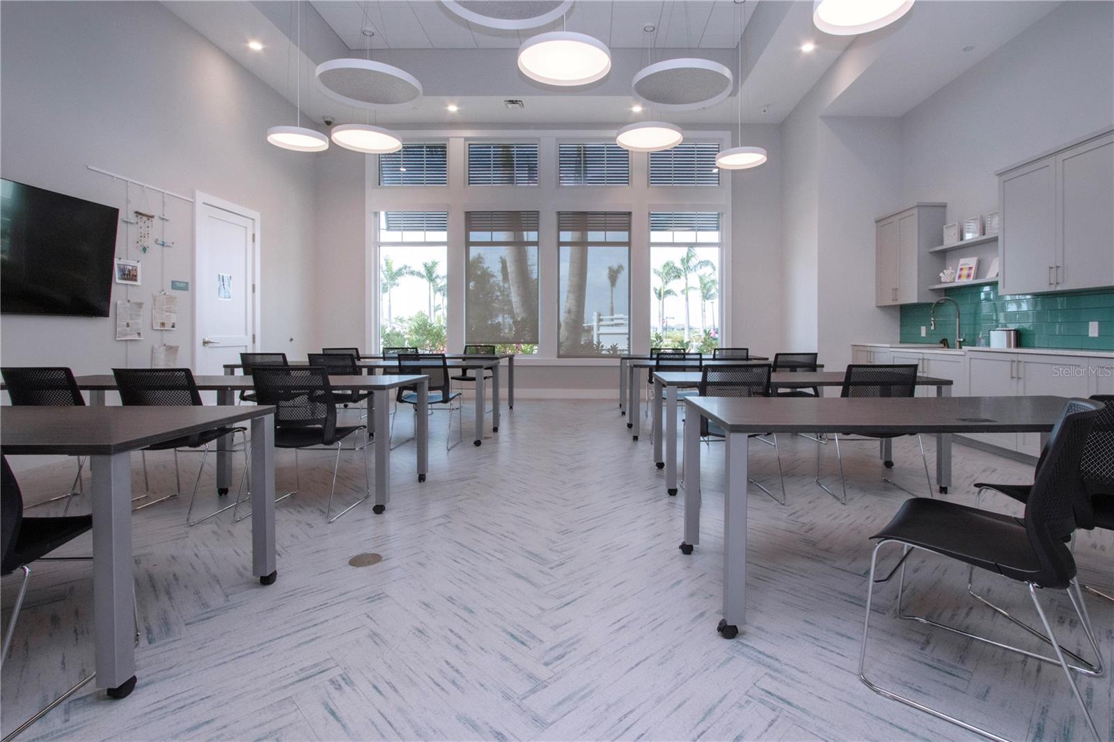 Image 60 of 75 For 8333 Ocean Tides Cove