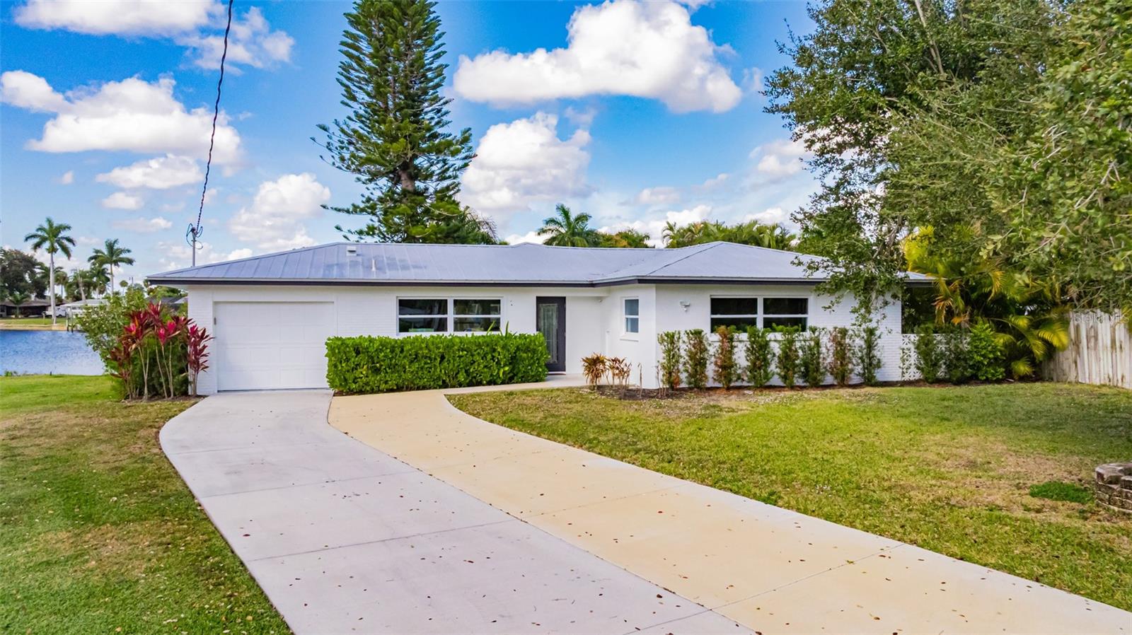 Image 42 of 53 For 13856 Lazy Lane