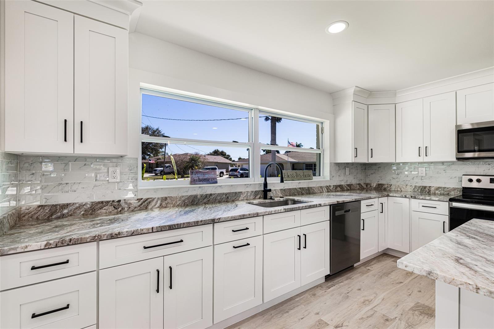 Image 8 of 53 For 13856 Lazy Lane