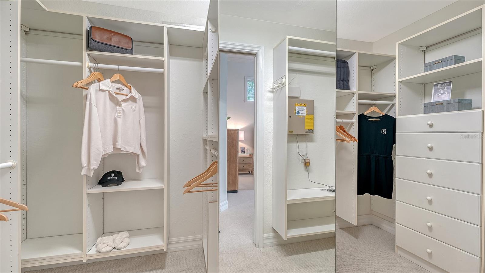 Image 27 of 62 For 1934 Datura Street