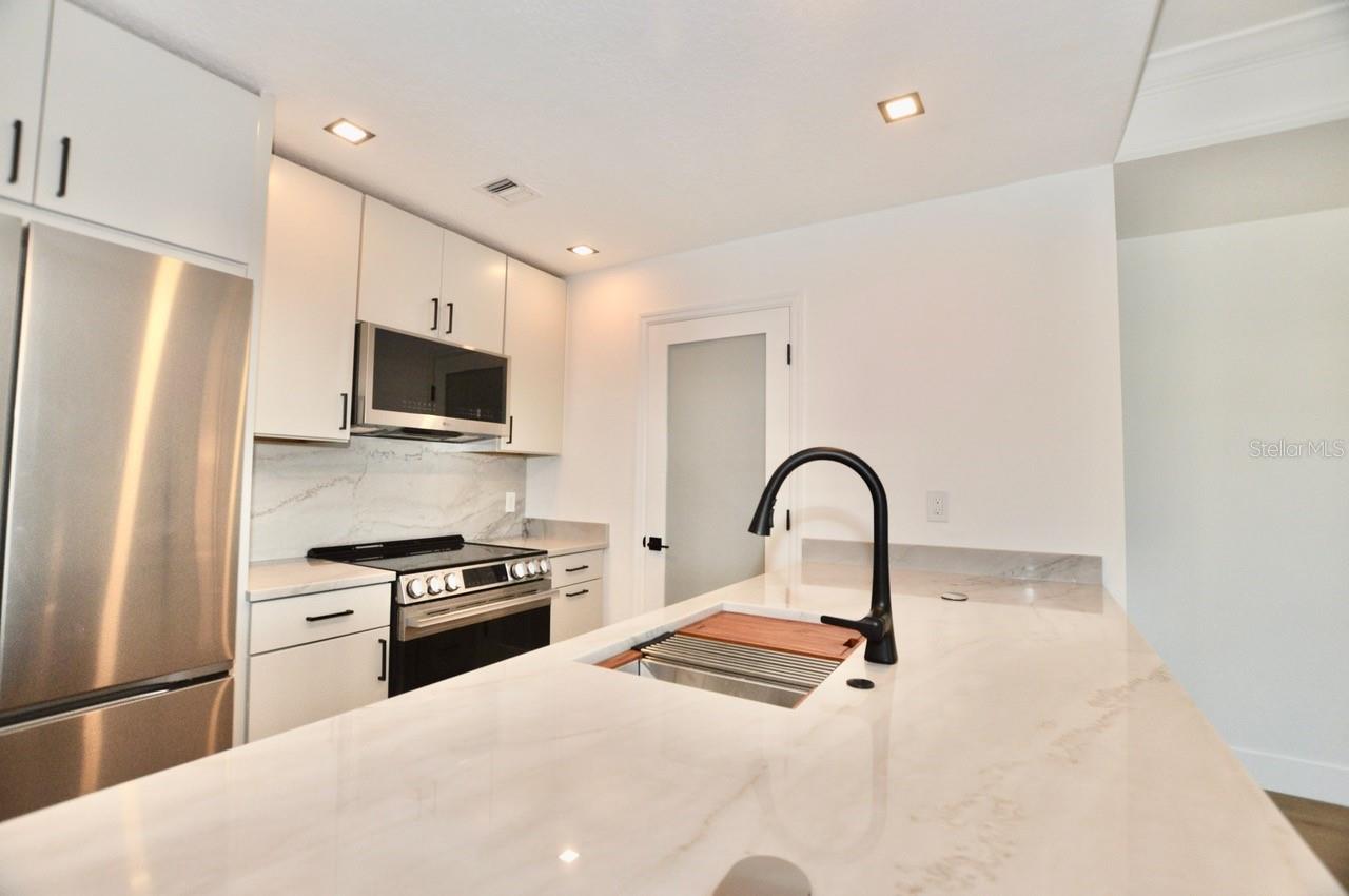 Image 6 of 50 For 750 Tamiami Trail 307