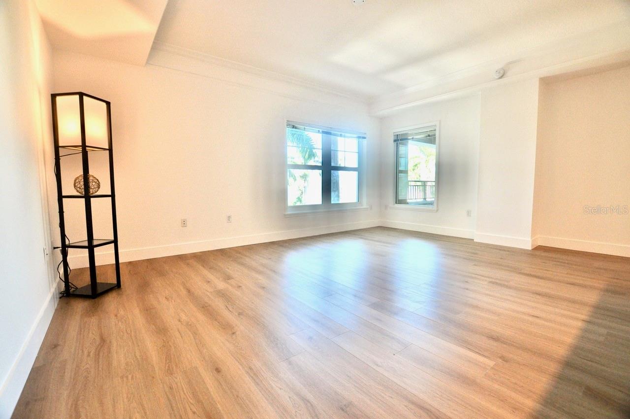 Image 9 of 50 For 750 Tamiami Trail 307