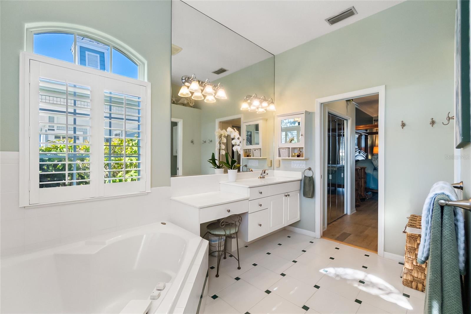 Image 26 of 52 For 4743 Spinnaker Drive