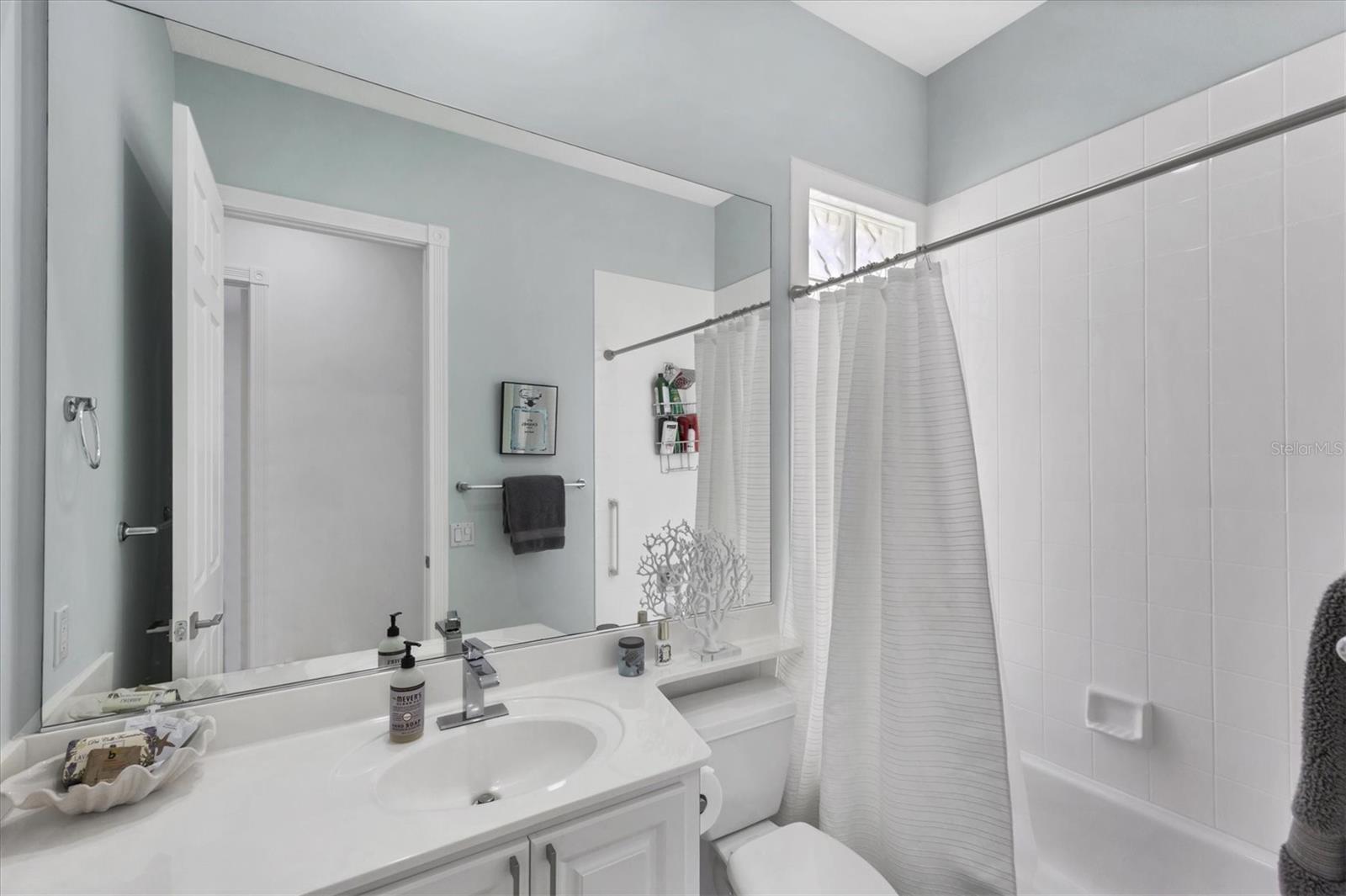 Image 33 of 90 For 5573 Lucia Place