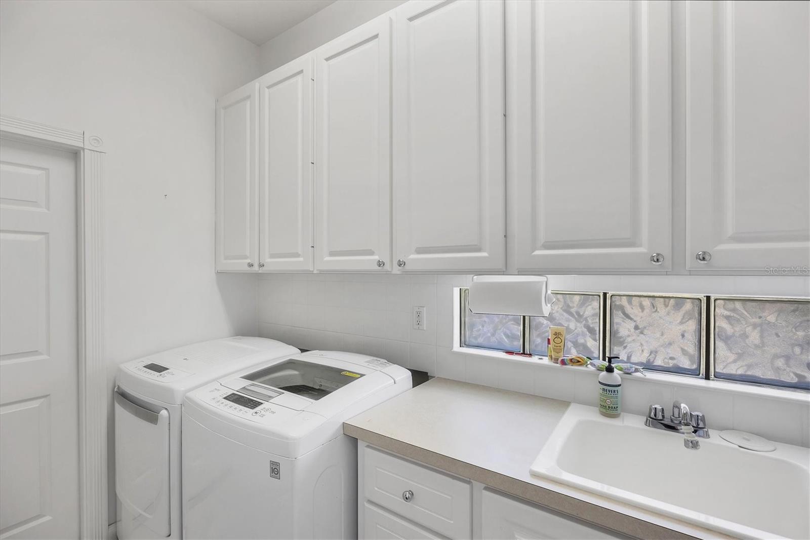 Image 37 of 90 For 5573 Lucia Place