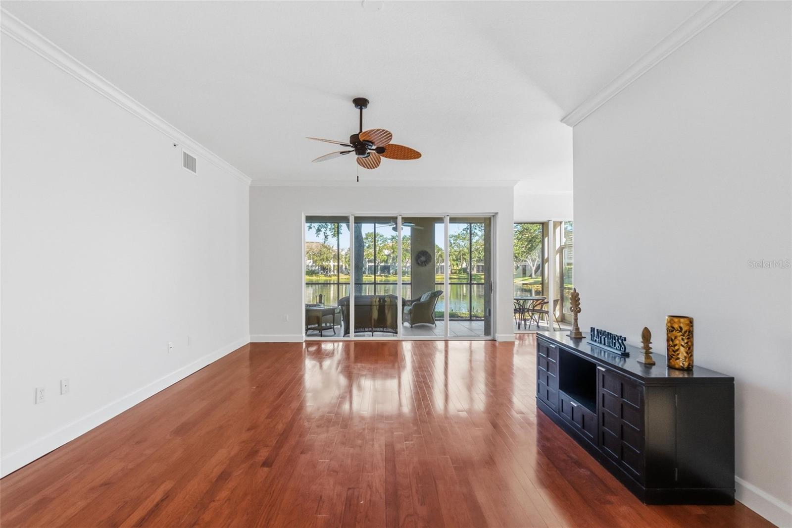 Image 18 of 49 For 5264 Bouchard Circle 102