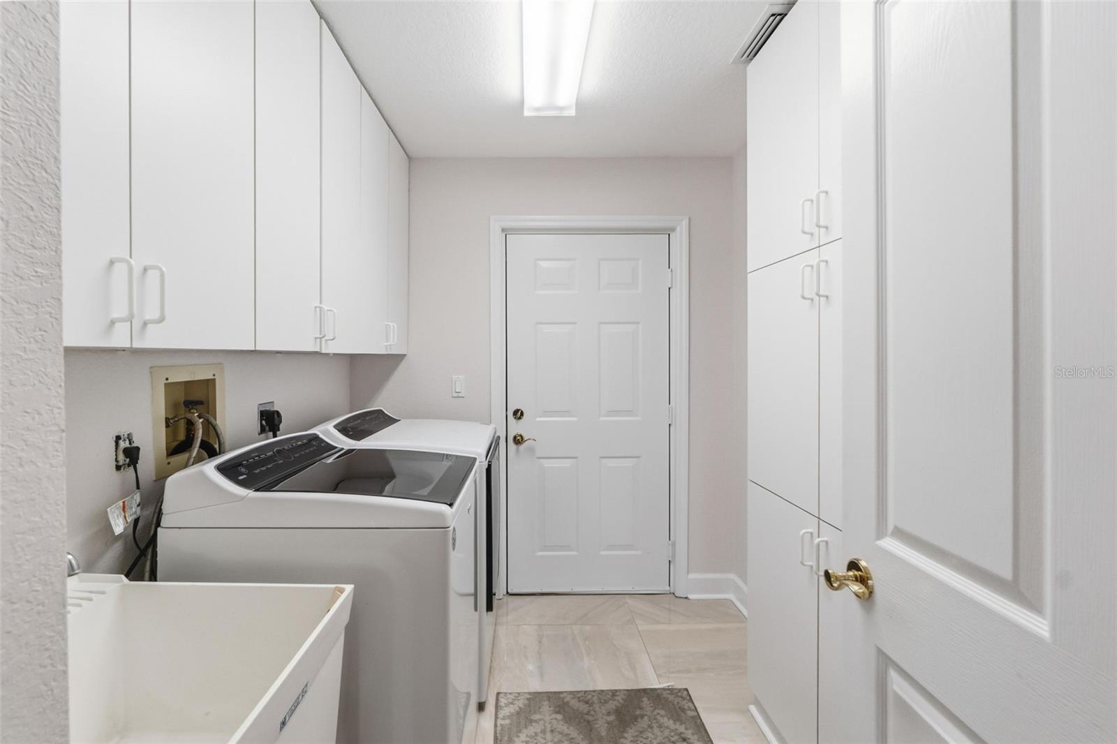 Image 6 of 49 For 5264 Bouchard Circle 102